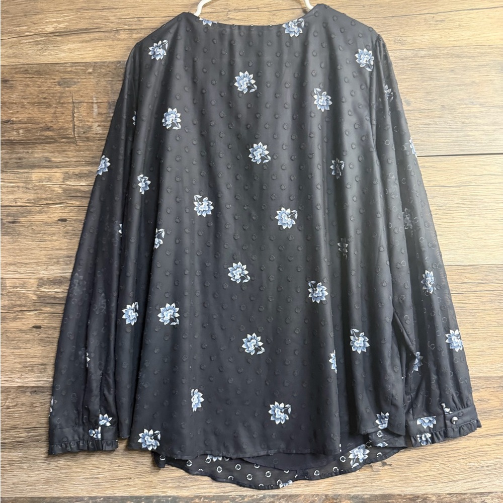 LOFT Midnight and Sky Floral Blouse - Picture 6 of 8